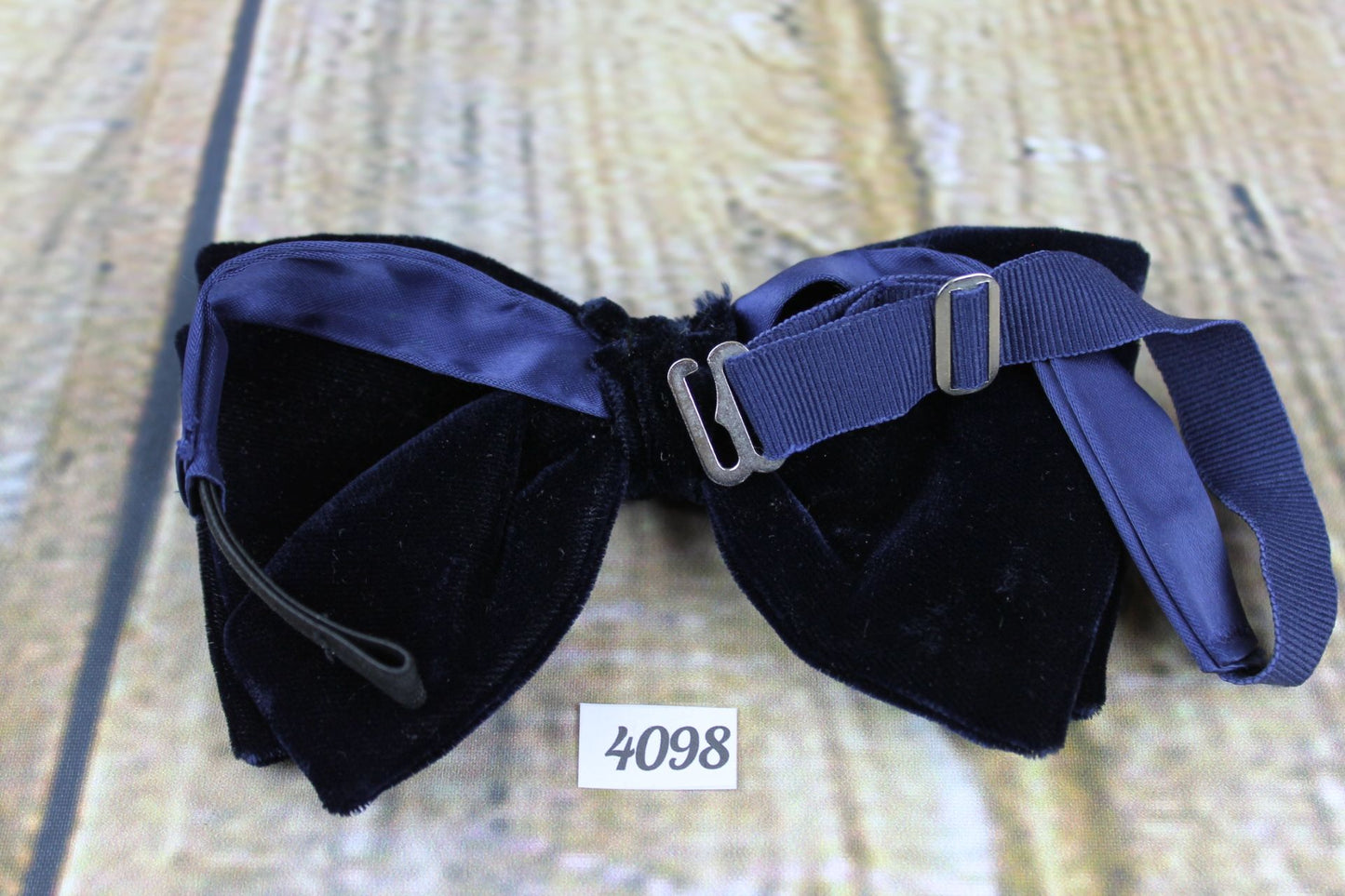 Vintage 1970s Dark Navy Velvet Pre-Tied Bow Tie Adjustable