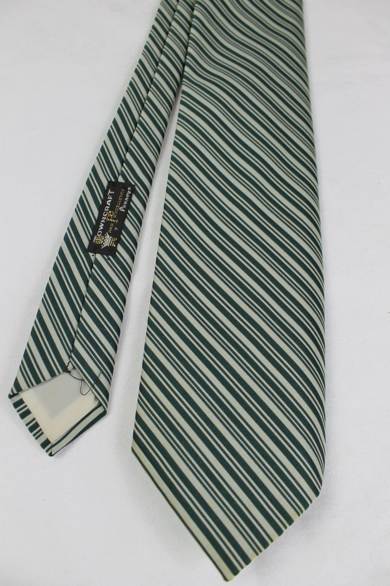 Vintage Towncraft Green Ivory Stripe Kipper Tie 1970s