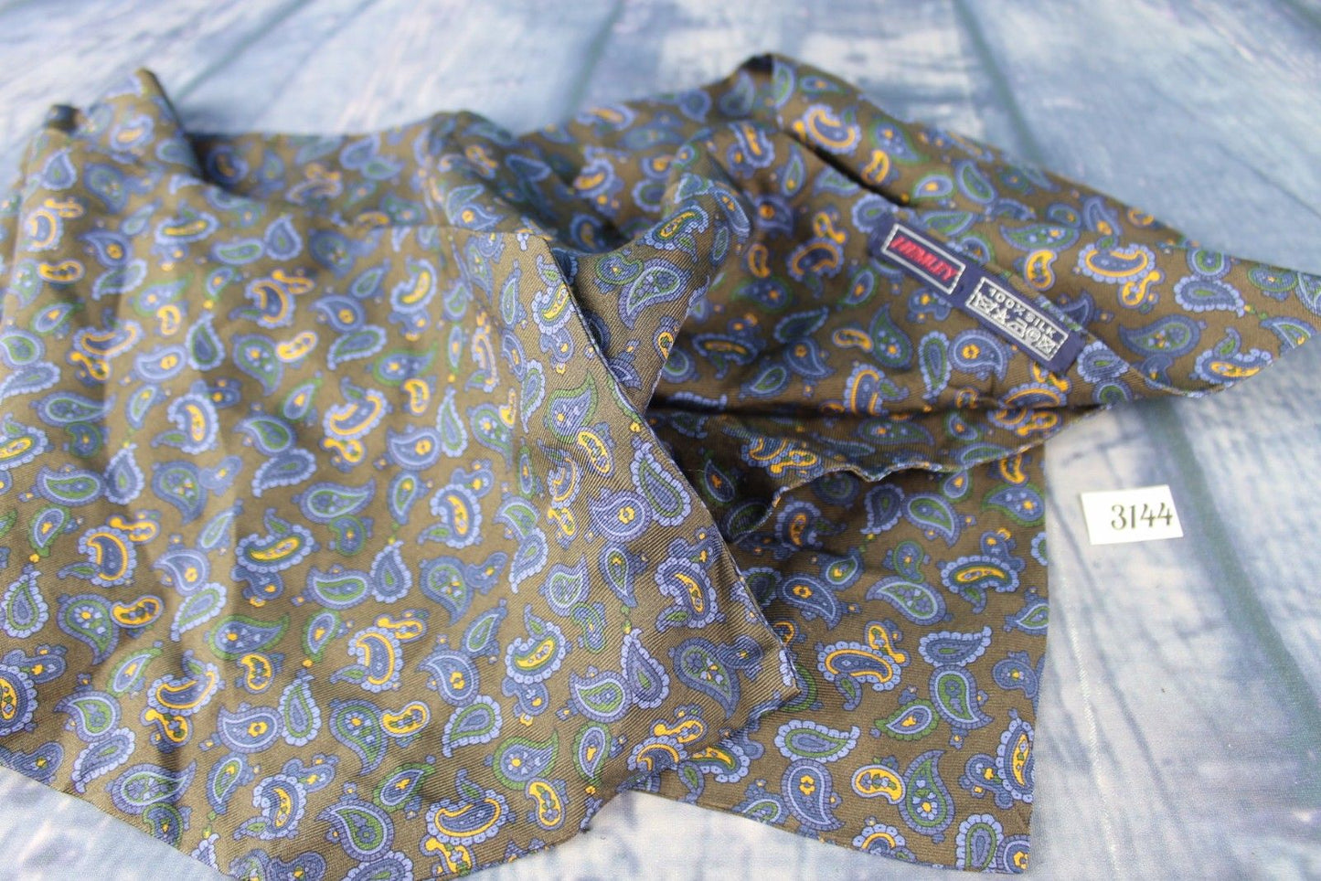 Vintage Hemleys 100% Silk Long Cravat Or Scarf Arrow End Taupe Blue Gold Paisley