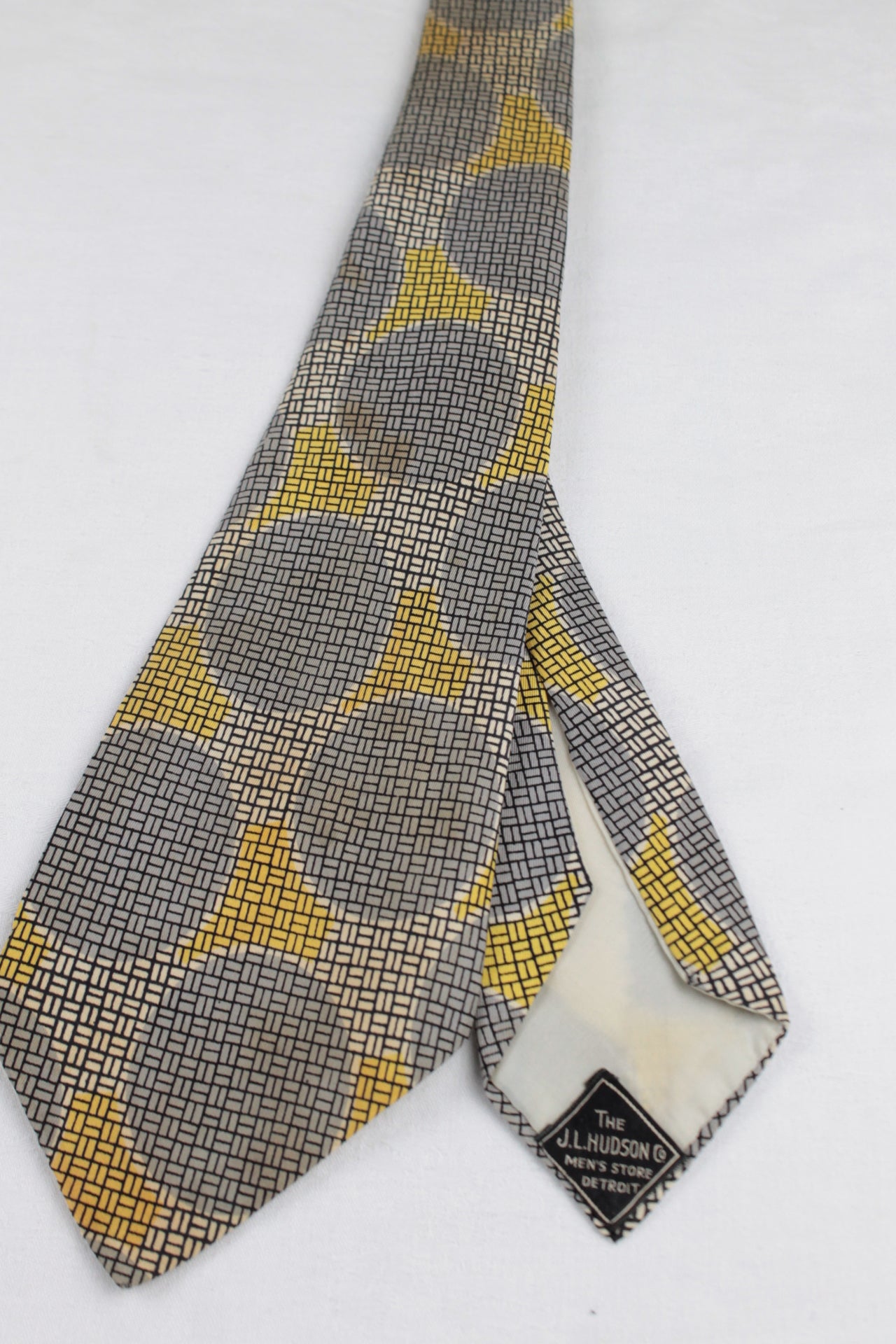 Vintage J L Hudson 1940s/50s yellow cream silver grey circles pattern swing tie