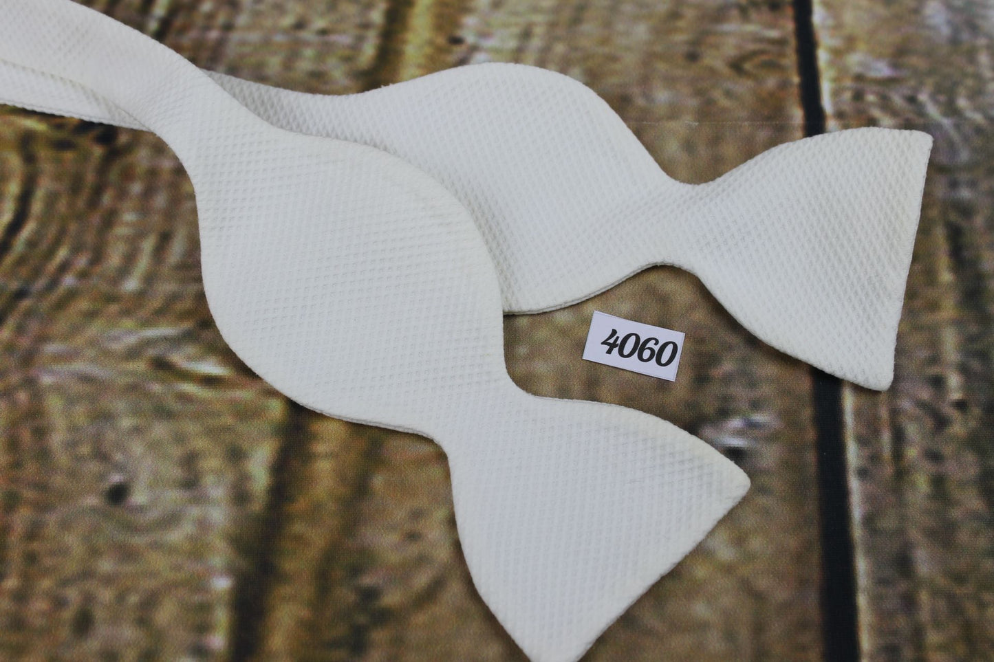 Vintage Akco 100% Textured Ivory Cotton Self Tie Adjustable Thistle Straight End Bow Tie