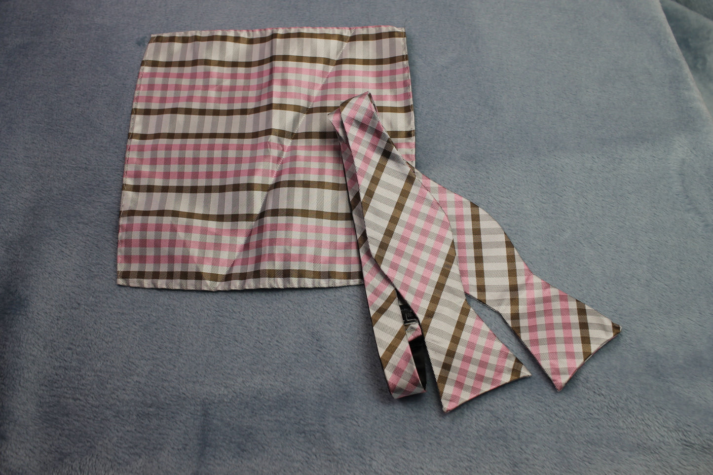 Vintage The Ellis Tie Company self tie thistle end 100% silk pink brown check bow tie and handkerchief set adjustable