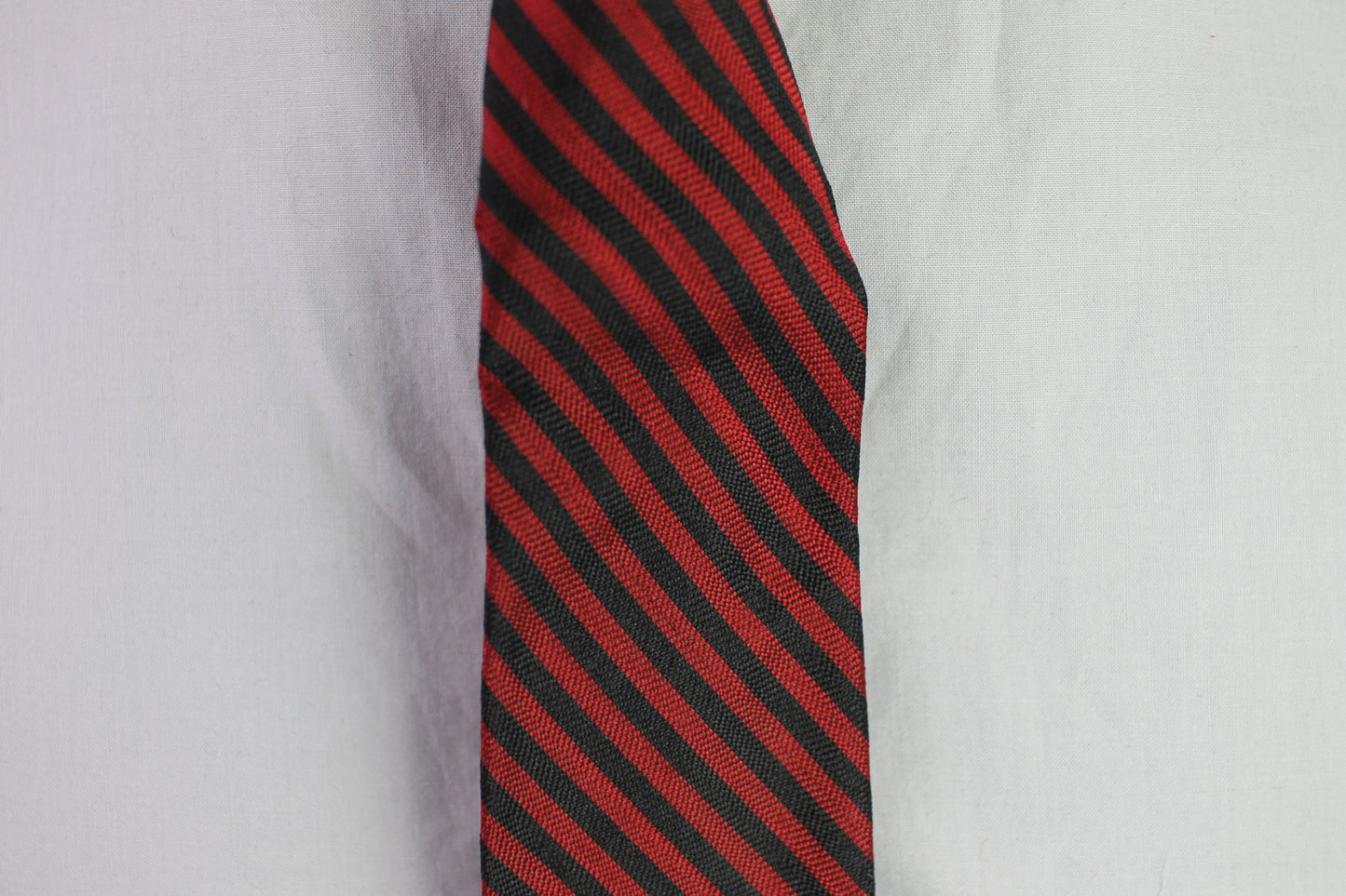 Vintage Haband Paterson all silk dark red black striped pattern skinny tie