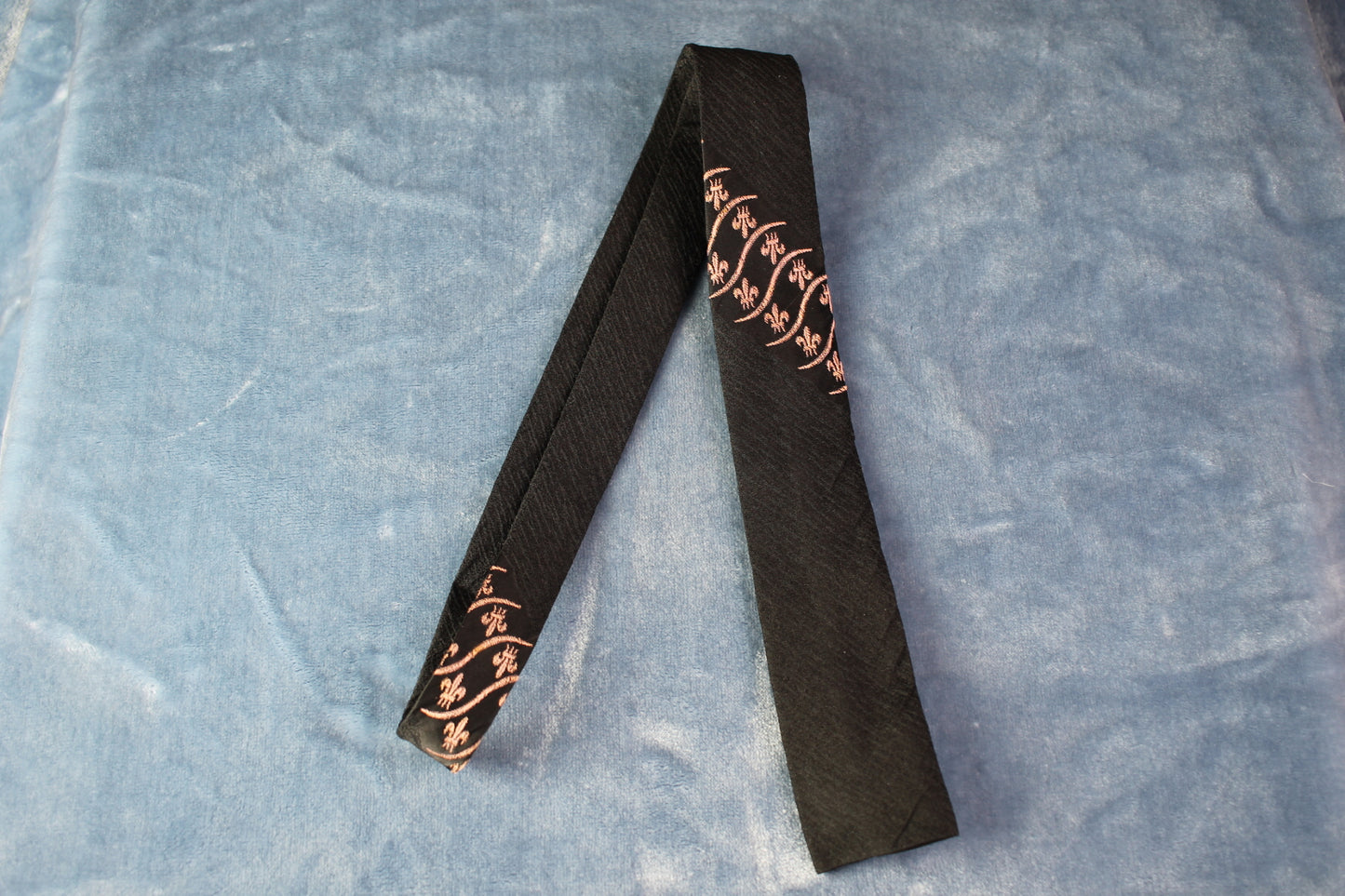 Vintage Wembley black pink detail square end pattern skinny tie