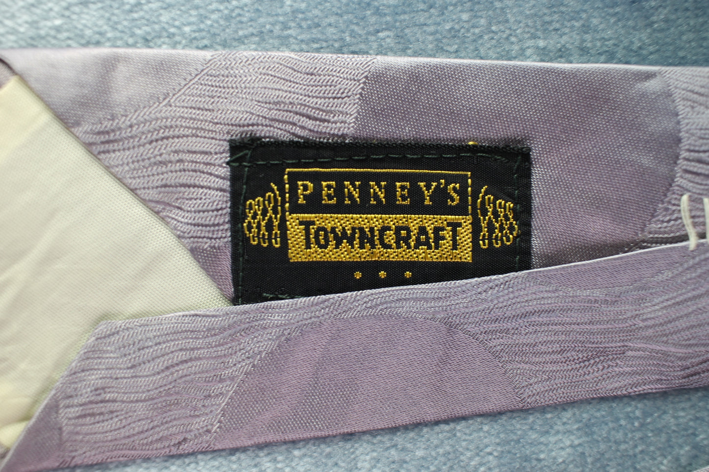 Vintage Penneys Towncraft lilac cream red motifs pattern tie