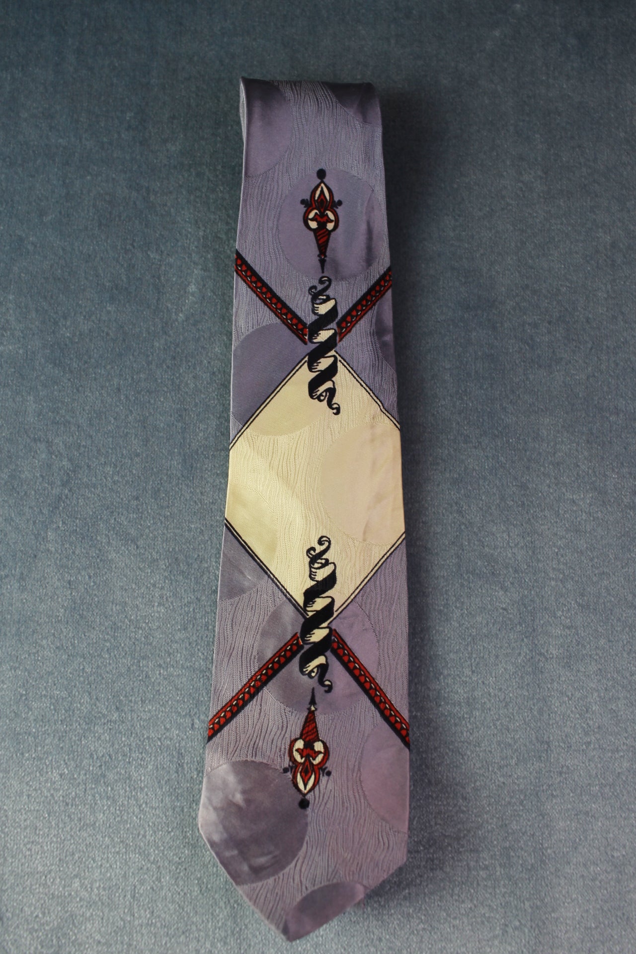Vintage Penneys Towncraft lilac cream red motifs pattern tie