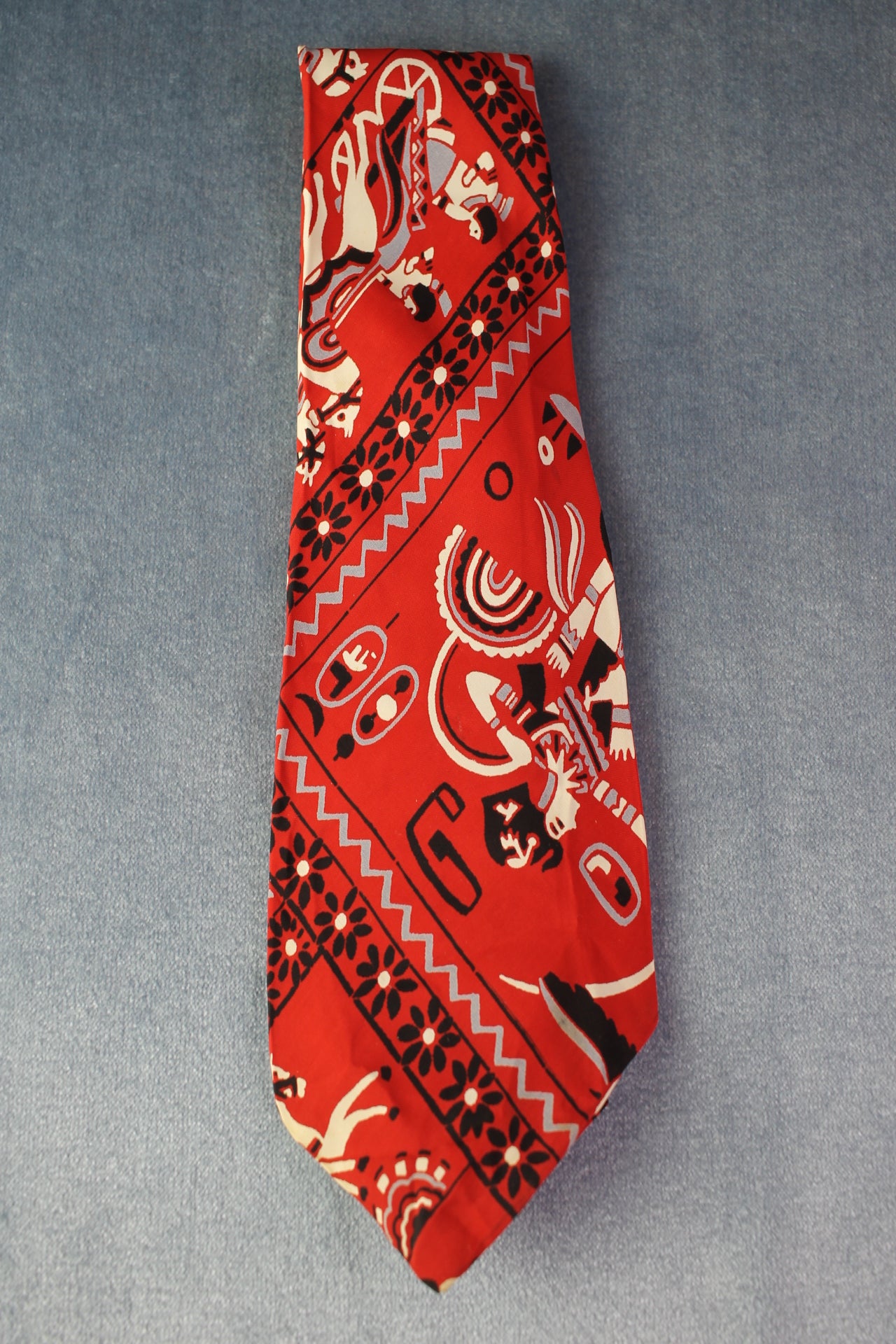 Vintage Ace of California red black Egyptian pattern swing tie