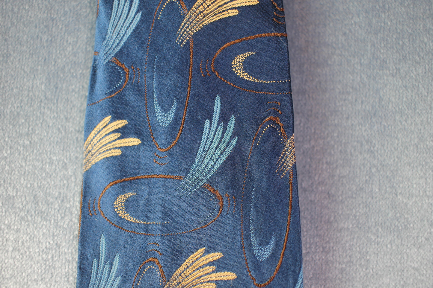 Vintage 1940s Rathbuns Hollywood blue gold copper pattern tie