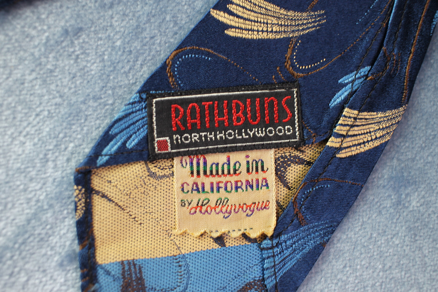 Vintage 1940s Rathbuns Hollywood blue gold copper pattern tie