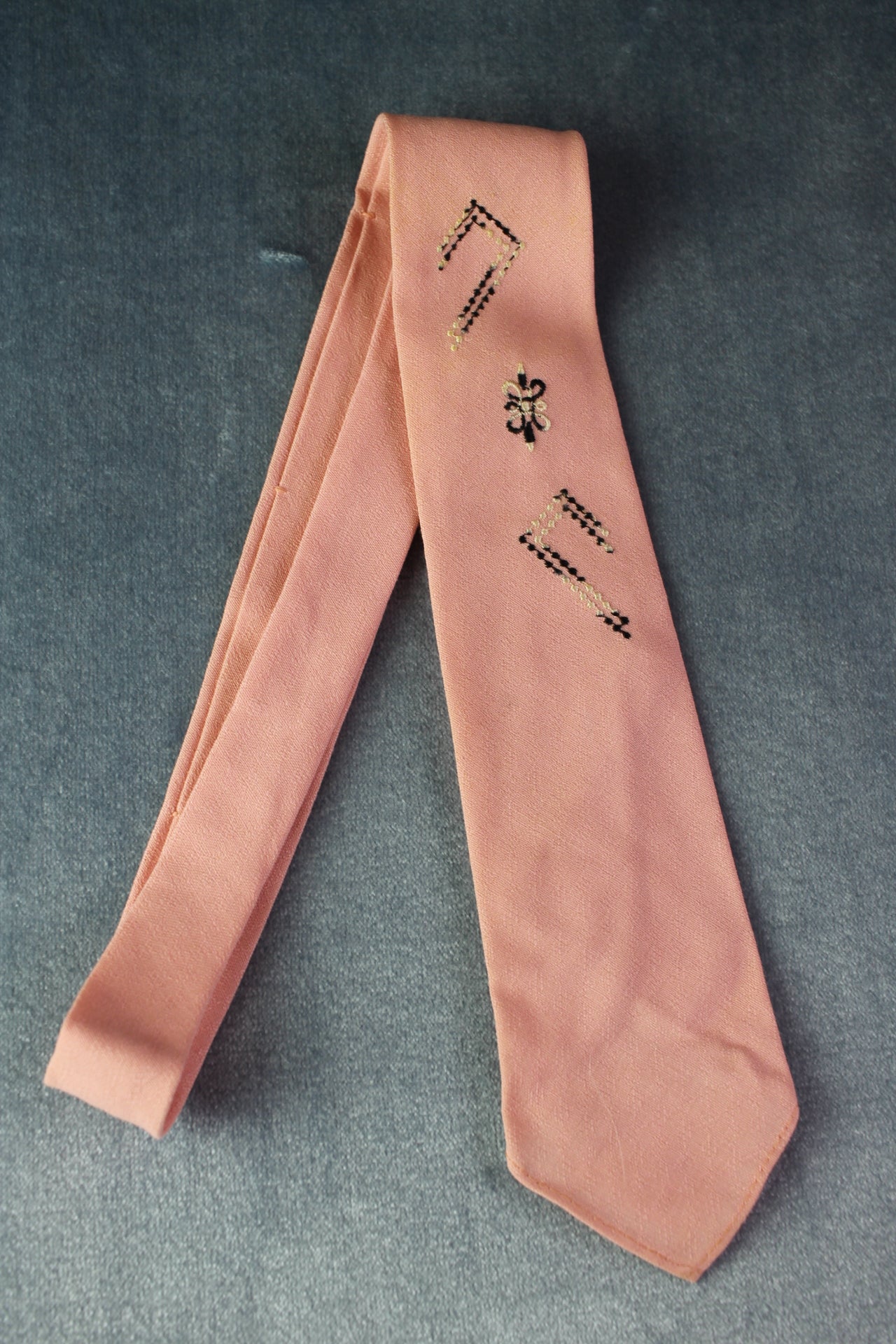 Vintage Palm Springs baby pink black cream motifs pattern tie