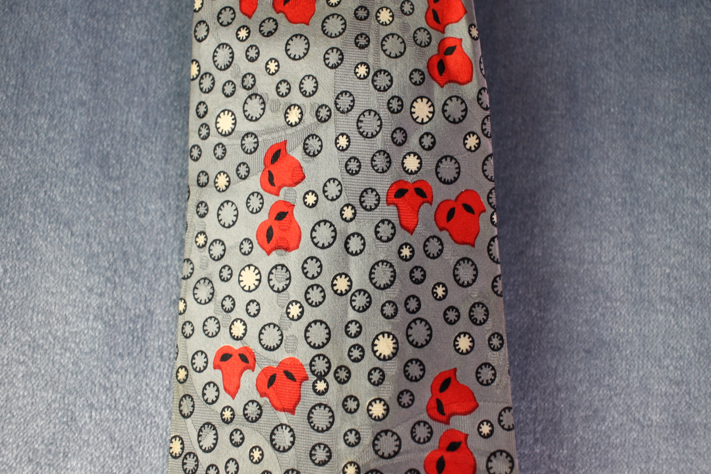 Vintage Titche Goettinger Co silver red white circles pattern tie