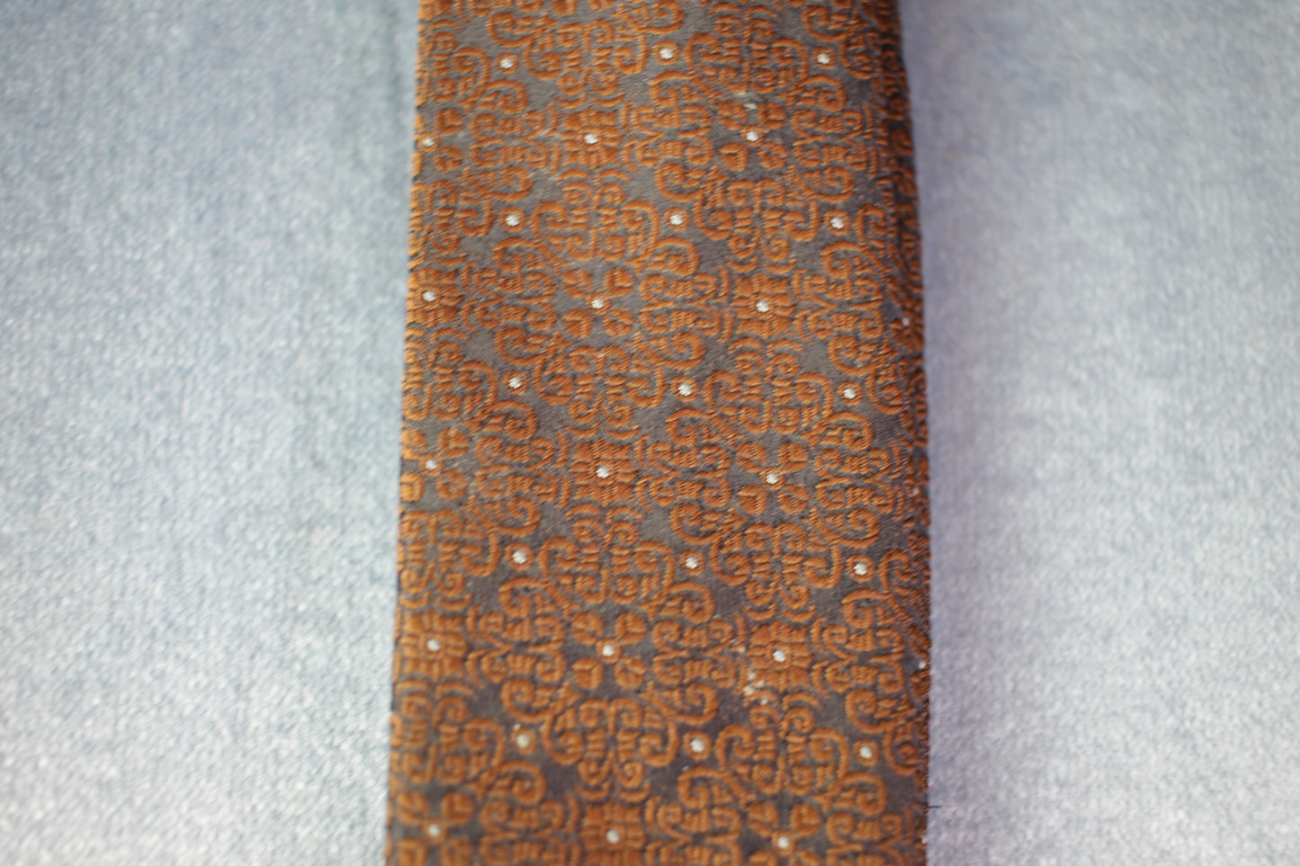 Vintage Netherlands made brown patterned skinny tie