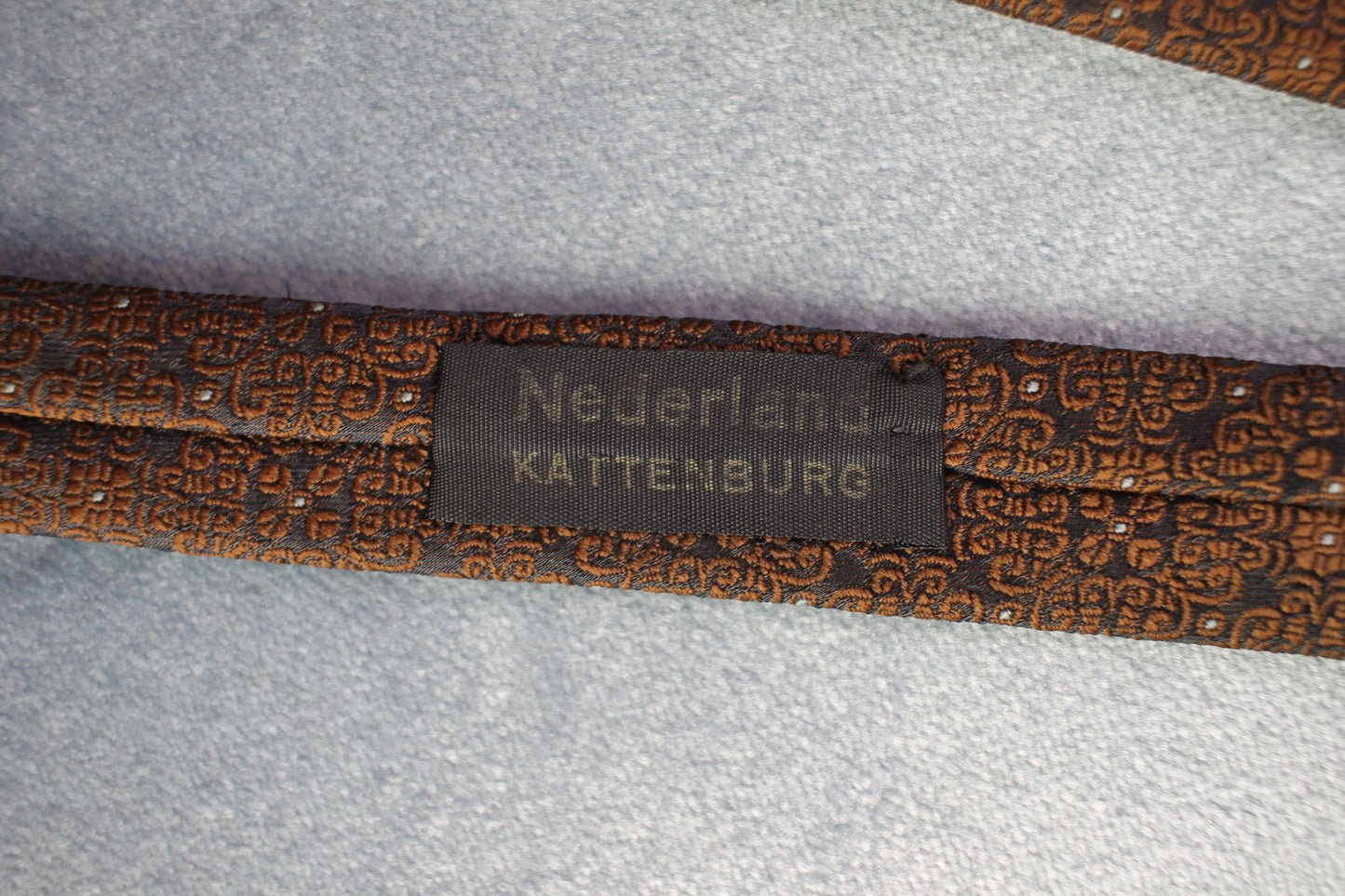 Vintage Netherlands made brown patterned skinny tie