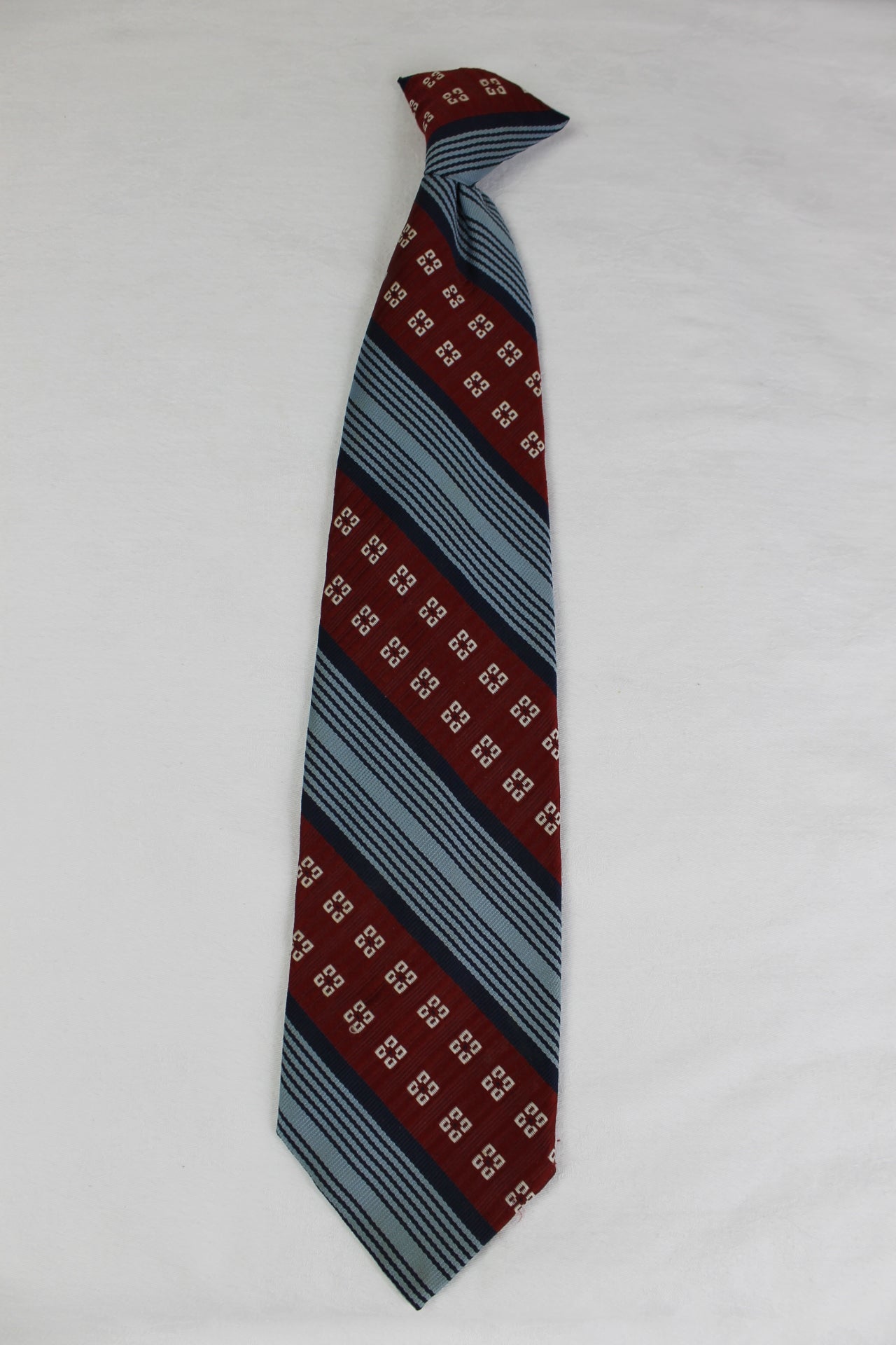 Vintage Towncraft Burgundy Blue stripes Snapper Clip On Tie 1970s