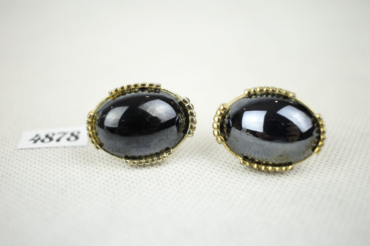 Vintage Black Oval Glass Cabochon Gold Metal Mount Cuff Links