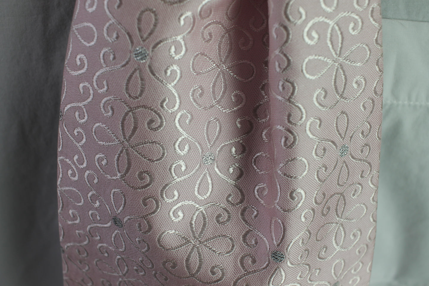 Vintage pre-tied baby pink silver pattern wedding cravat adjustable