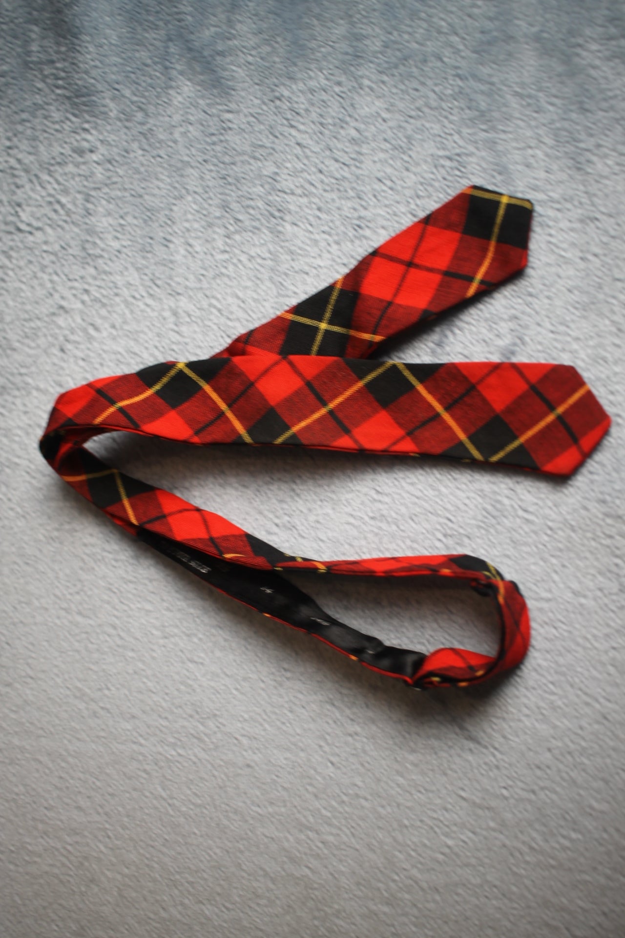 Vintage self tie arrow end red black tartan pattern bow tie adjustable