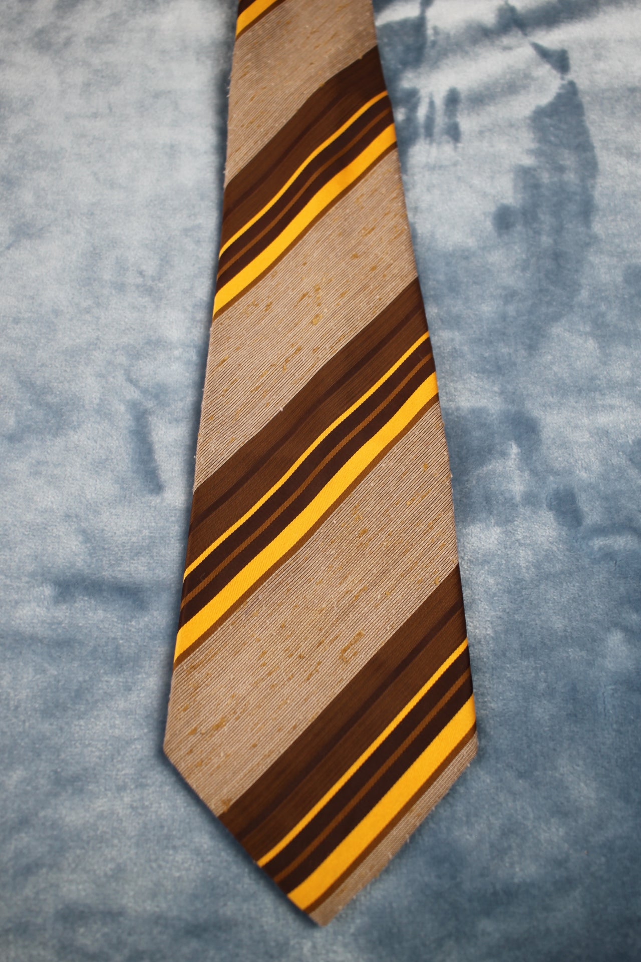 Vintage HG Distinctive Measure1950s/60s 2 tone brown yellow striped kipper tie