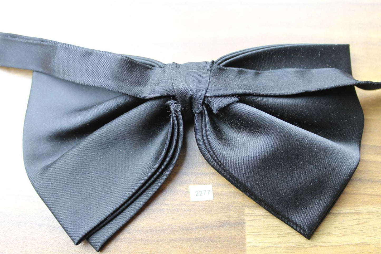 Vintage 1970s Black Satin Pre-tied Adjustable Drop Bow Tie