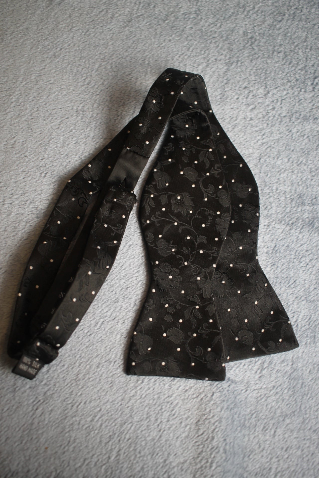 Vintage self tie thistle end 100% silk black jacquard white spots pattern bow tie adjustable