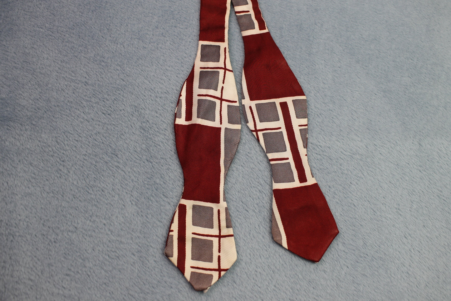 Vintage self tie arrow end red white grey pattern bow tie adjustable