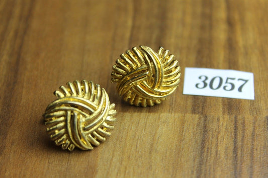 Vintage Gold Tone Metal Large Knot Cuff Links