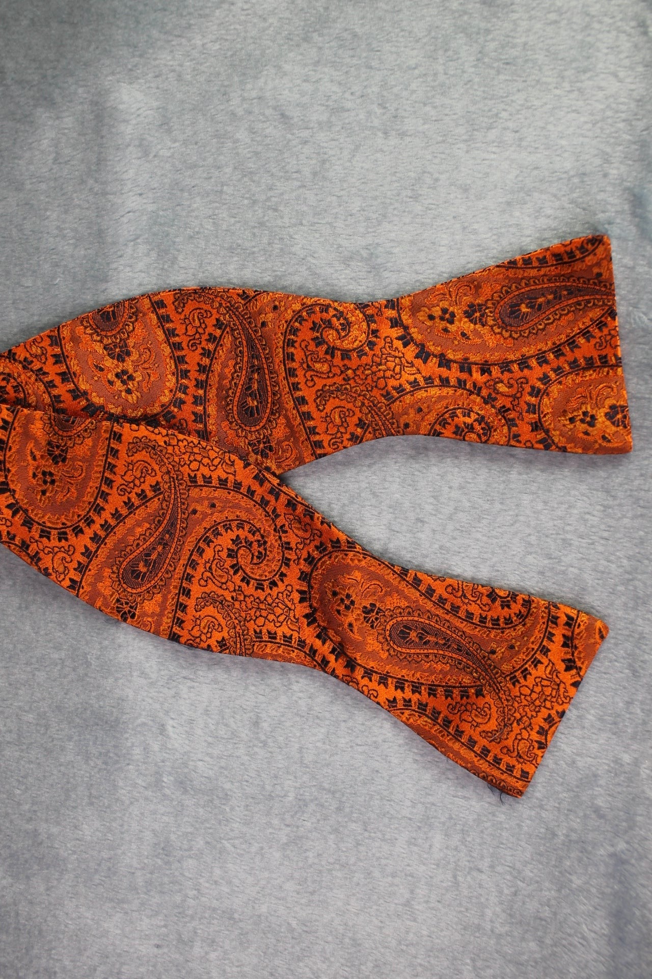 Vintage self tie thistle end 100% silk orange black paisley pattern bow tie adjustable