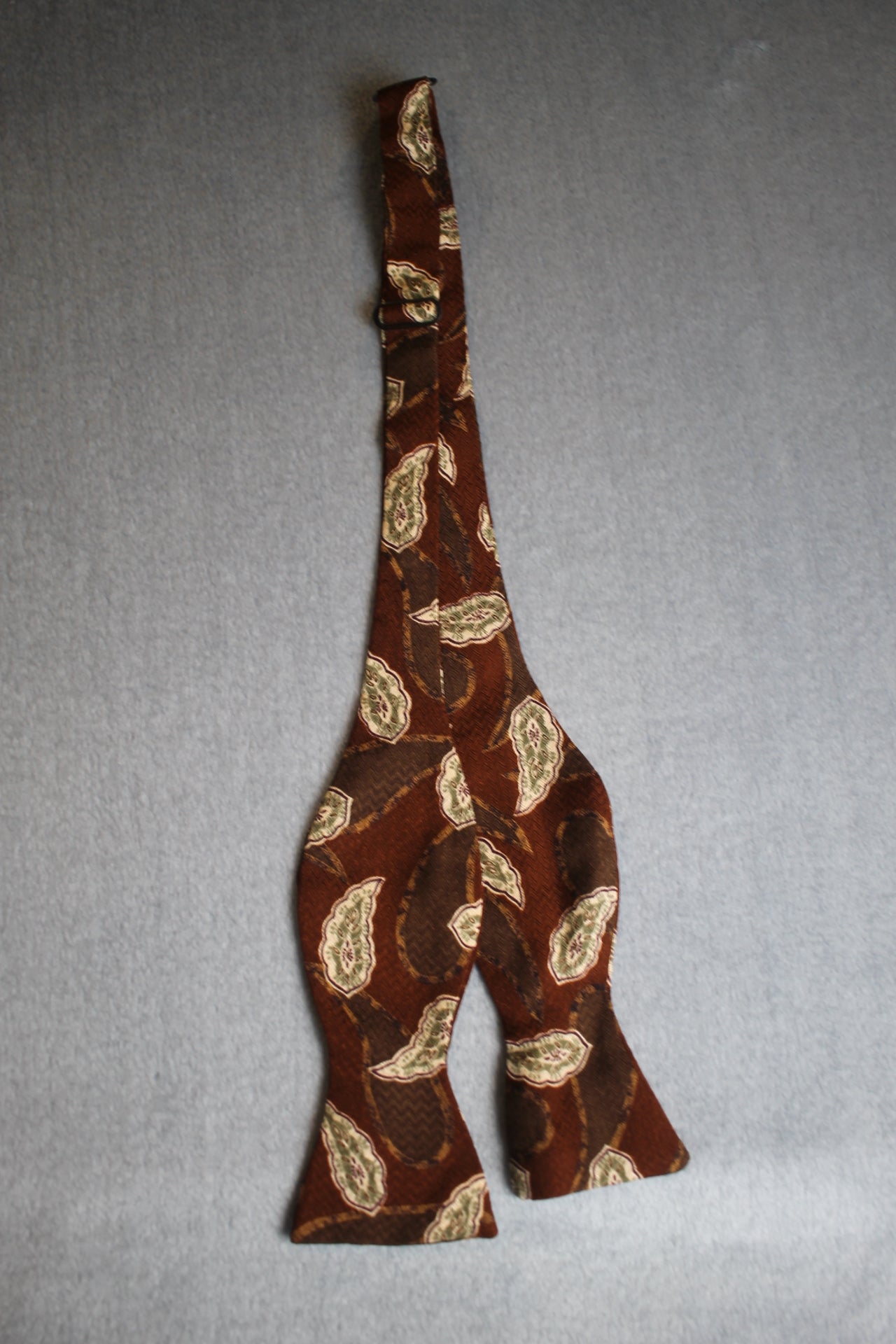 Vintage Talbott Studio self tie thistle end pure silk 2 tone brown green pattern bow tie adjustable