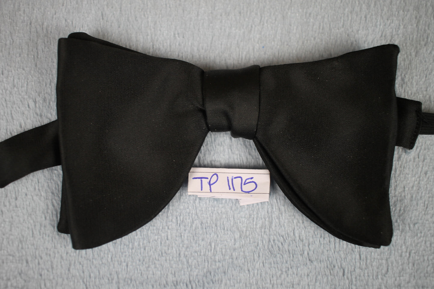 Vintage Ellis classic black pre-tied bow tie one size