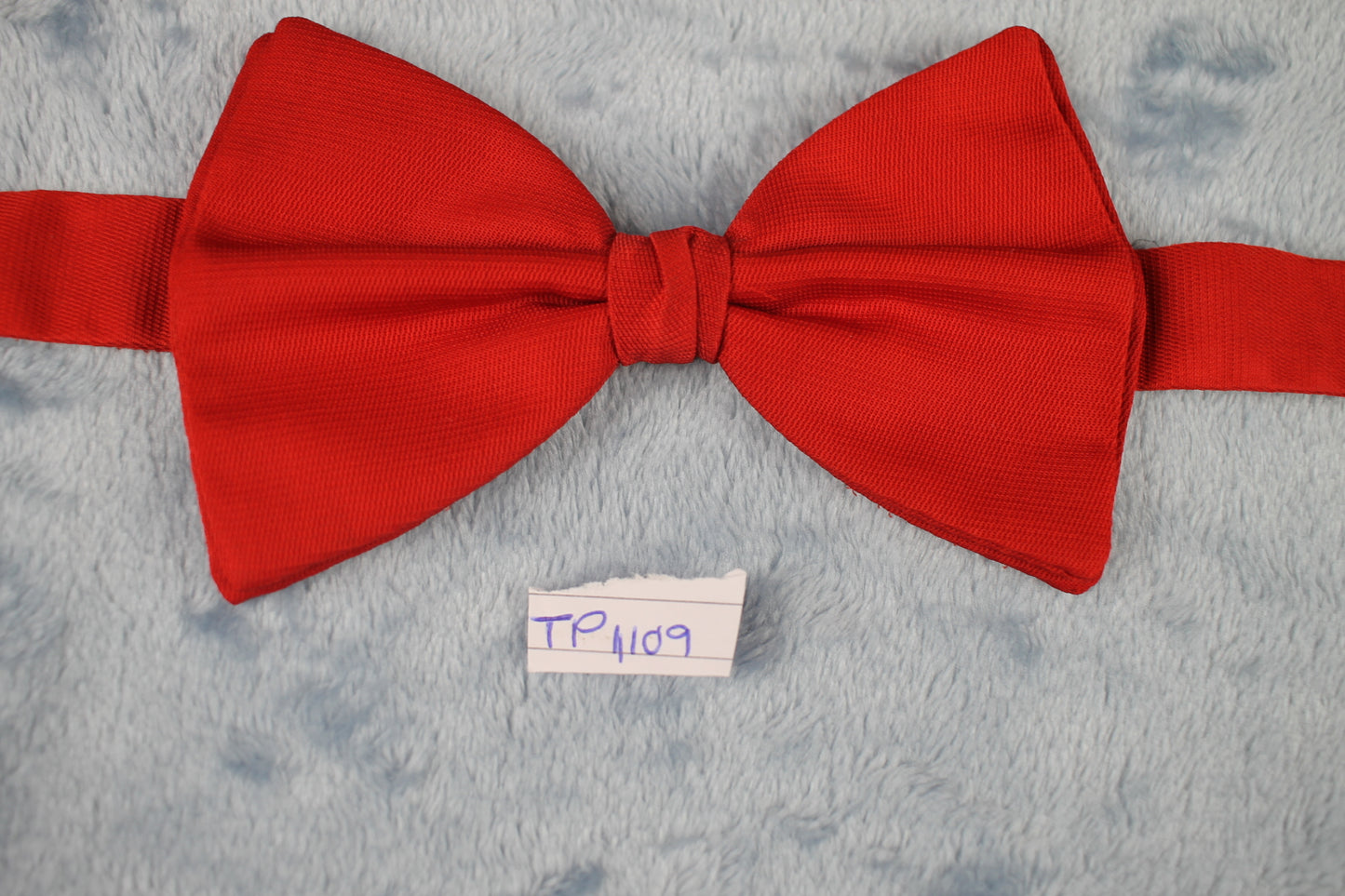 Vintage Santa Carstuicia pre-tied red velcro bow tie one size