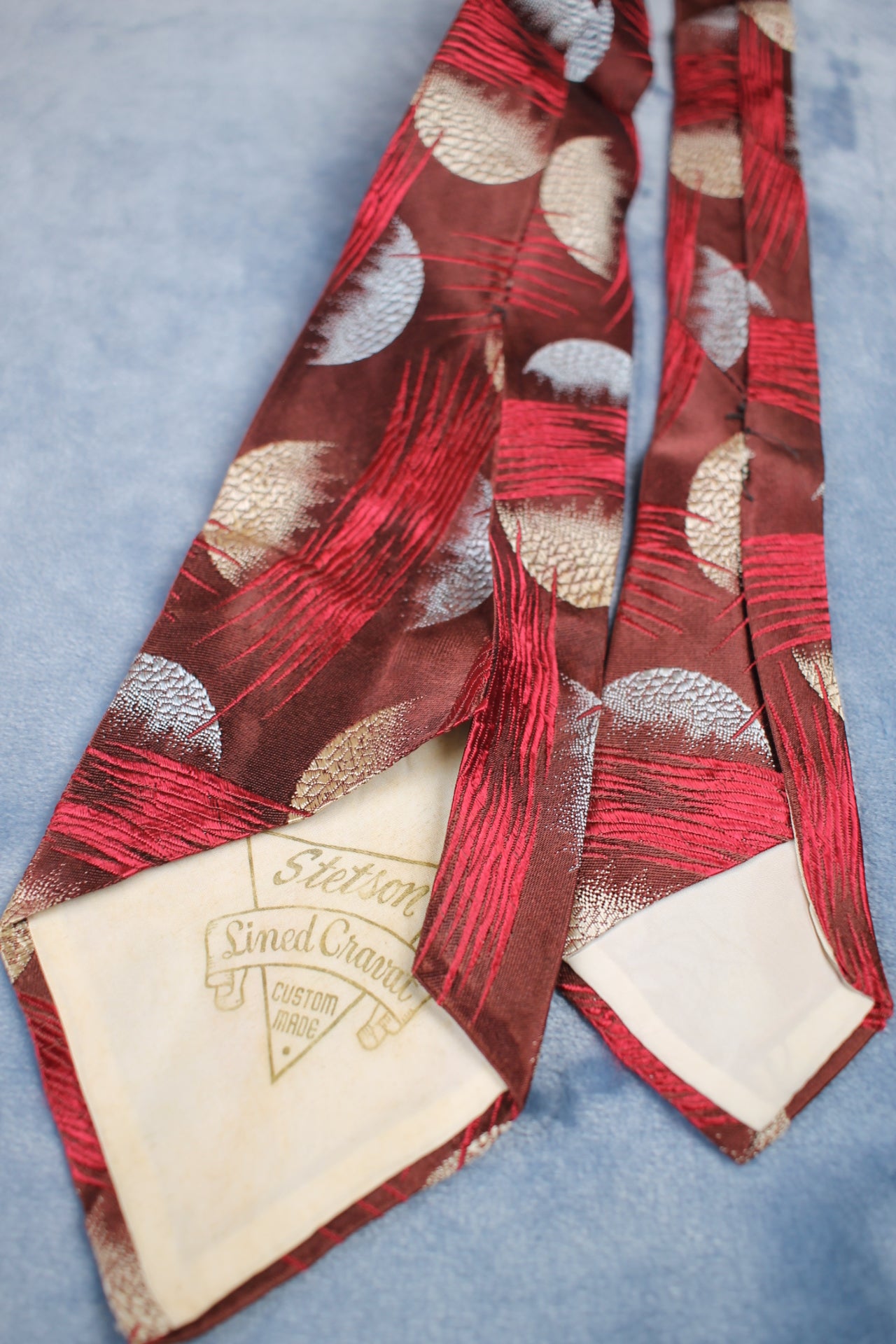 Vintage Stetson 1940s/50s red brown silver pattern swing tie
