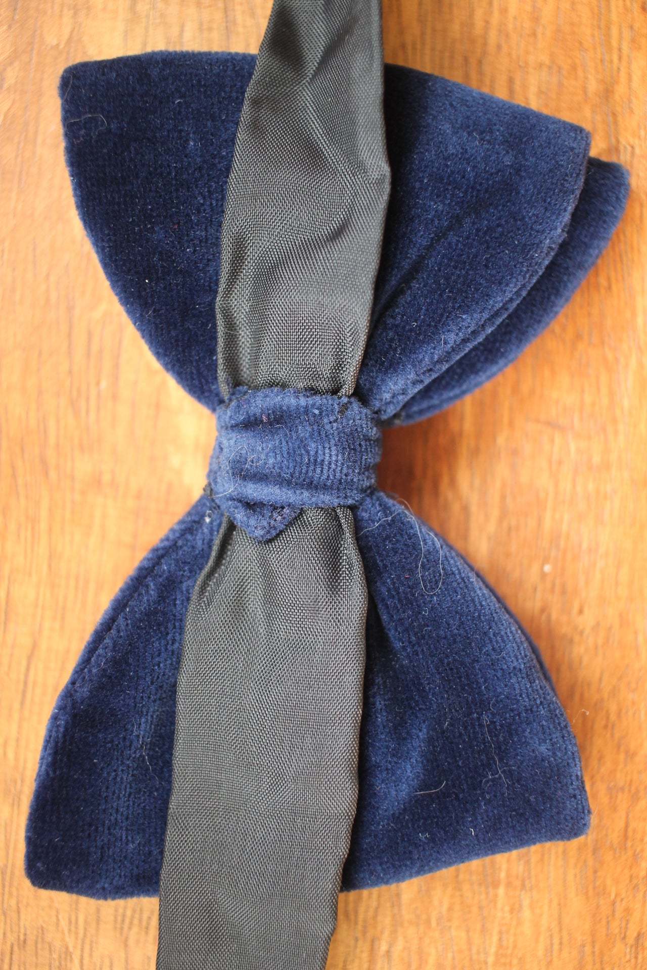 Vintage pre-tied bright blue velvet bow tie adjustable