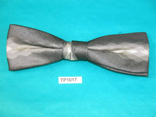 Vintage black shades of grey diamond pattern square end clip on bow tie