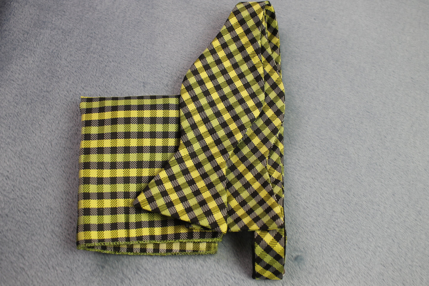 Vintage self tie thistle end green yellow black check bow tie handkerchief set adjustable