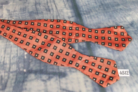 Superb Vintage All Silk Rose Pink Black Squares Pattern Self Tie Arrow End Thistle Bow Tie