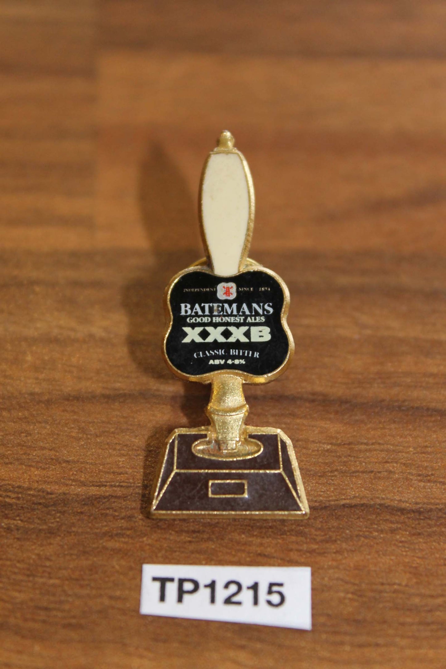 Vintage Batemans Treble XXXB beer enamel & metal tie pin