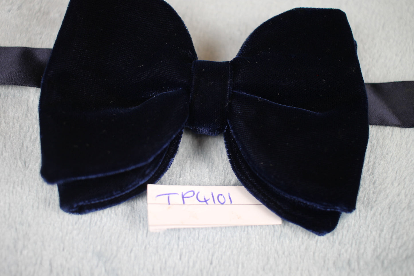 Vintage pre-tied classic large blue velvet bow tie adjustable