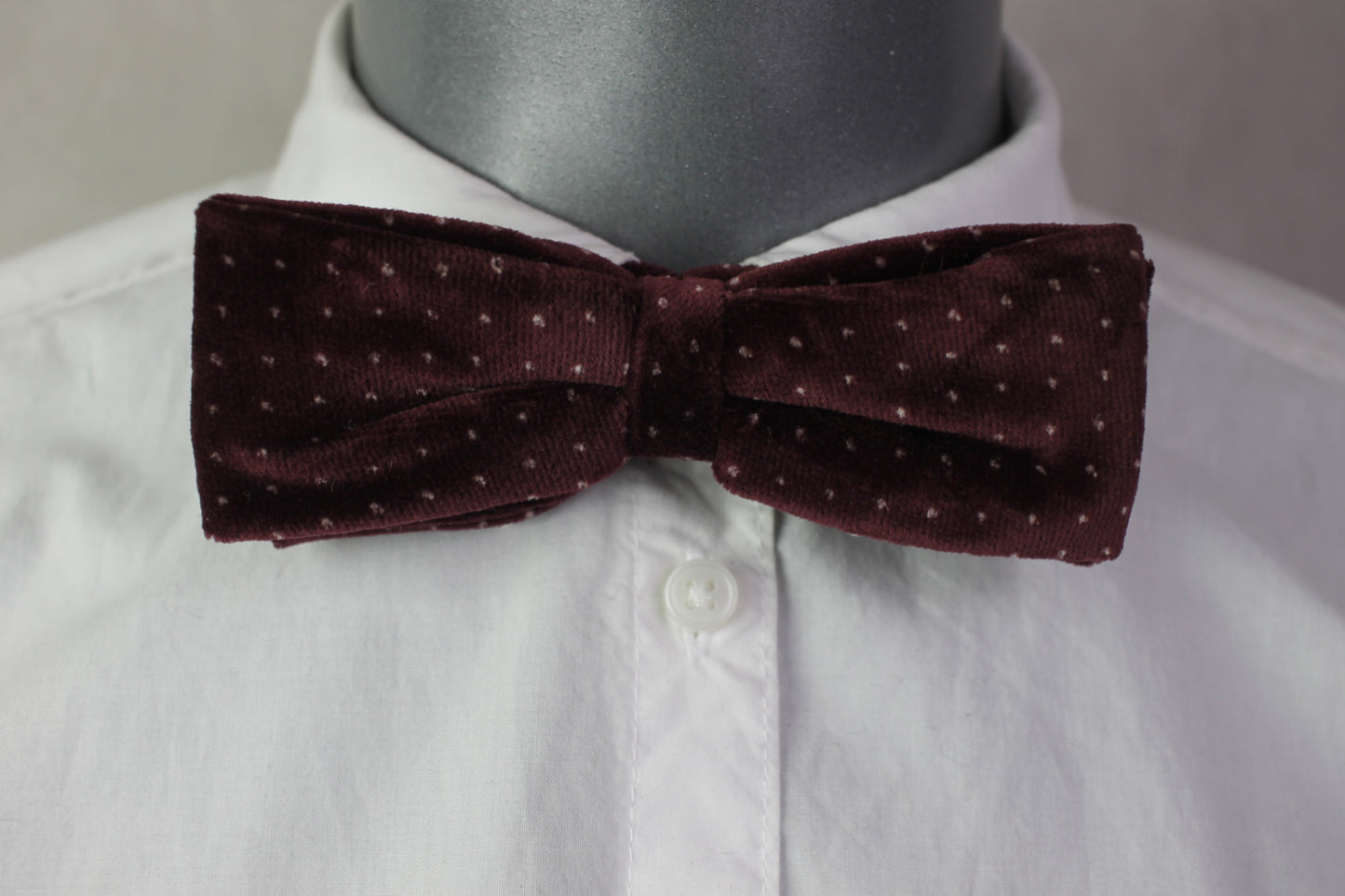 Vintage pre-tied velvet dark purple white spots pattern bow tie adjustable