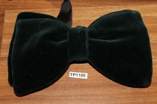 Vintage 1970s Pre Tied Bow Tie Green Velvet One Size Fits all