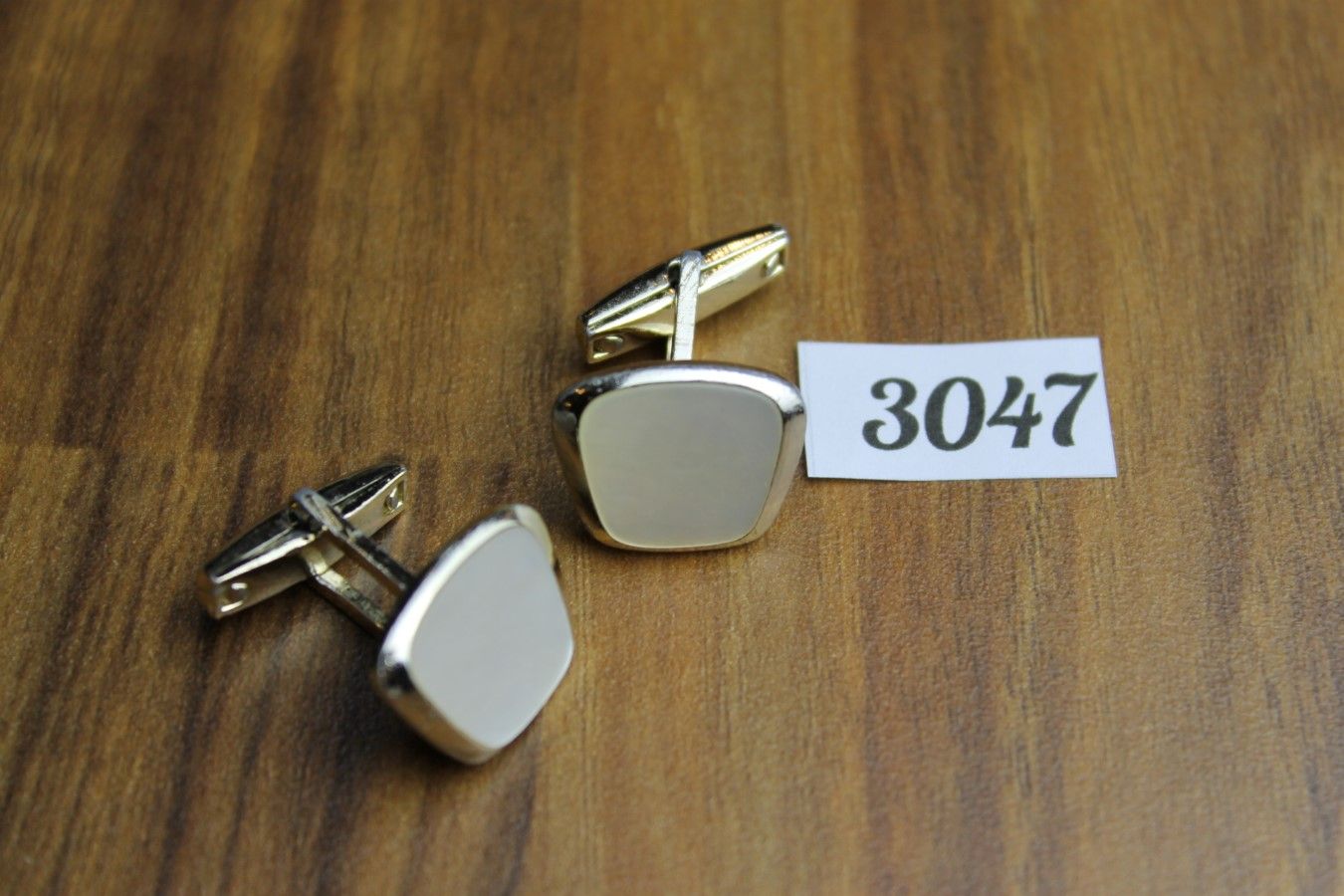 Vintage Mother Of Pearl & Gold Tone Metal Cuff Links