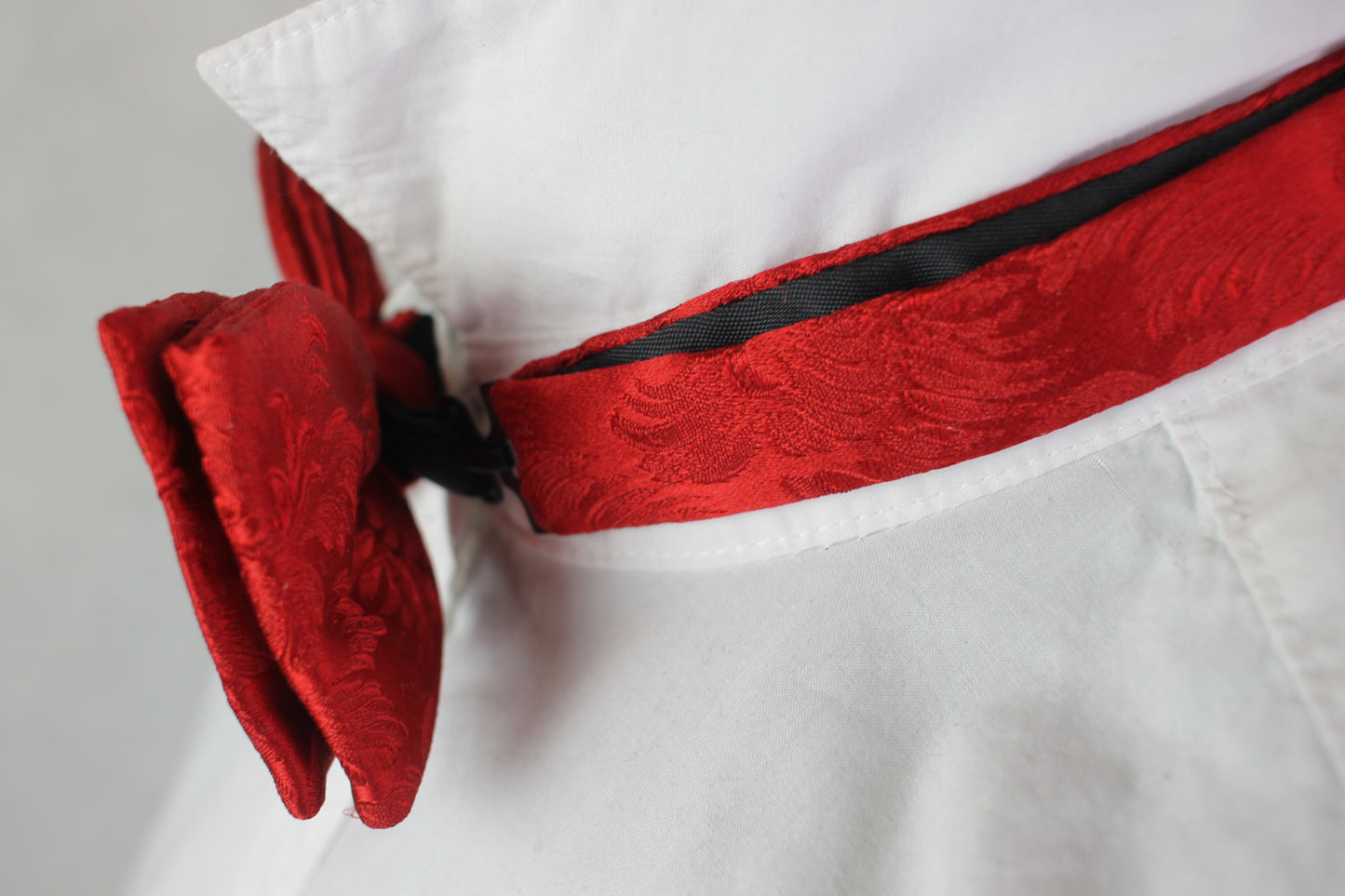 Vintage Frederick Theak pure silk pre-tied red jacquard bow tie adjustable