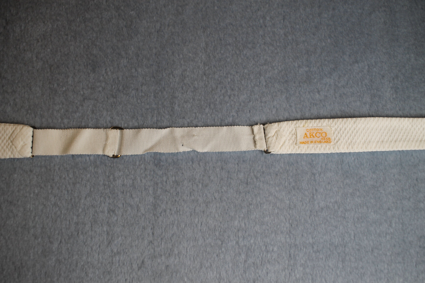 Vintage Akco self tie thistle end white textured bow tie adjustable