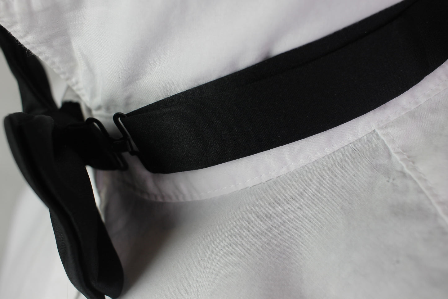 Vintage pre-tied black classic bow tie adjustable