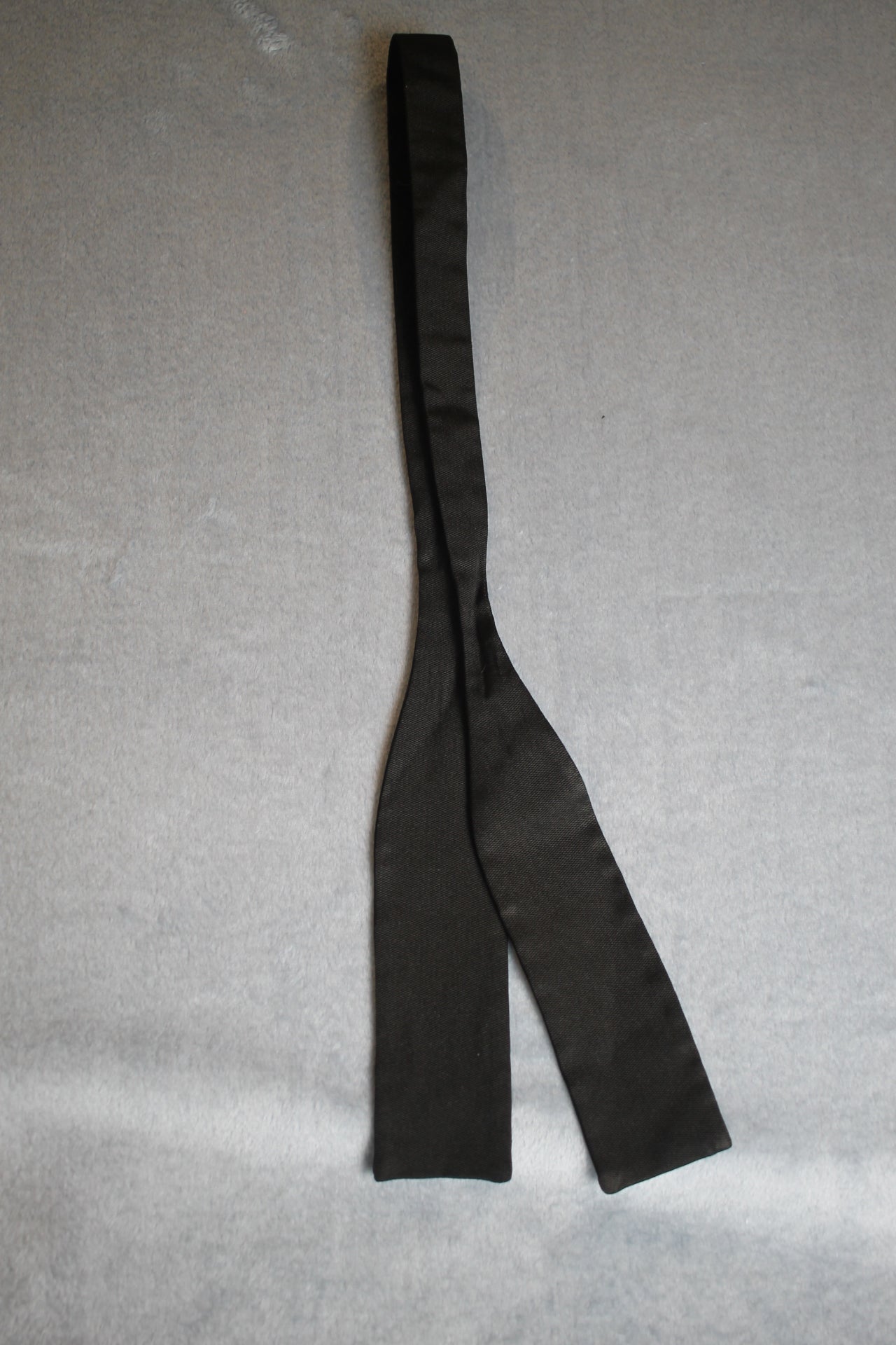 Vintage Pilomes self tie paddle end classic black bow tie