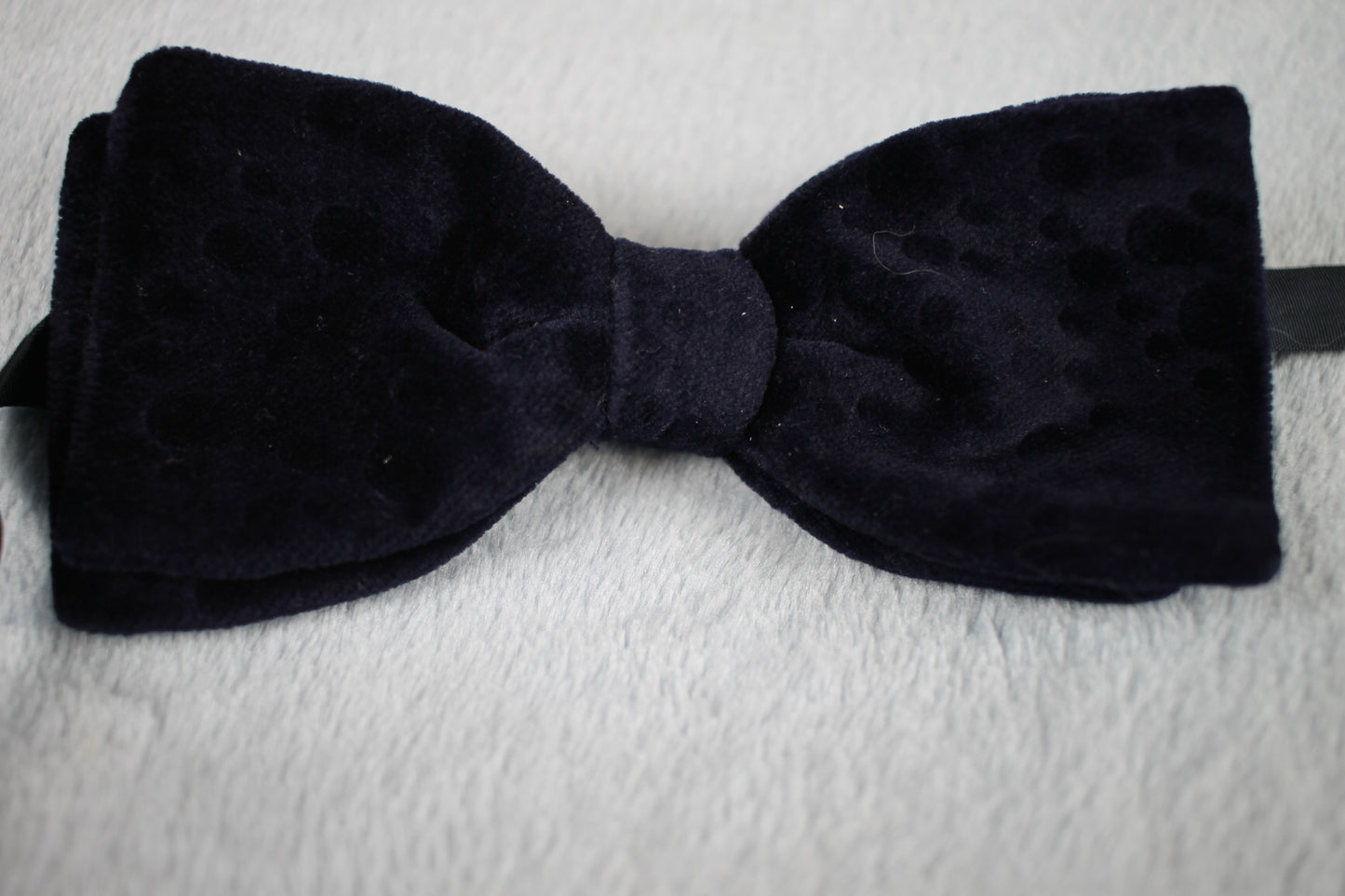 Vintage pre-tied classic blue velvet bow tie adjustable