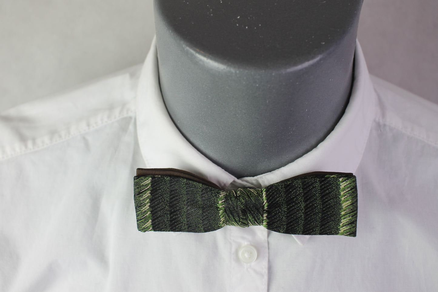 Vintage pre-tied clip on 2 tone green black pattern bow tie