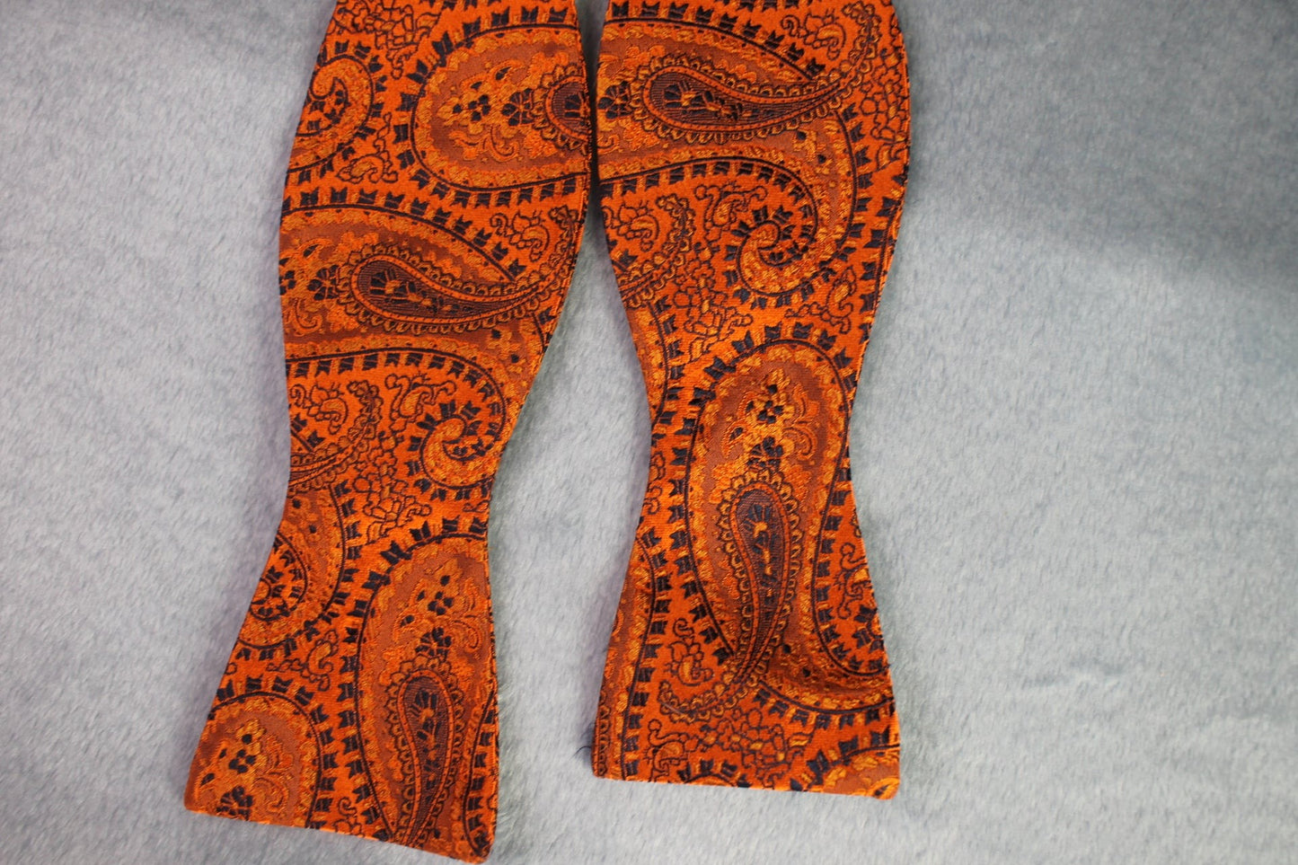 Vintage self tie thistle end 100% silk orange black paisley pattern bow tie adjustable