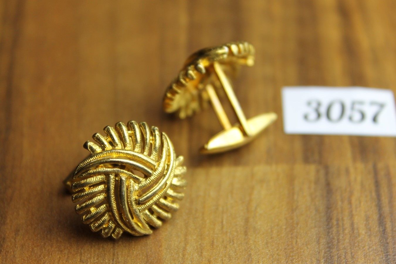 Vintage Gold Tone Metal Large Knot Cuff Links