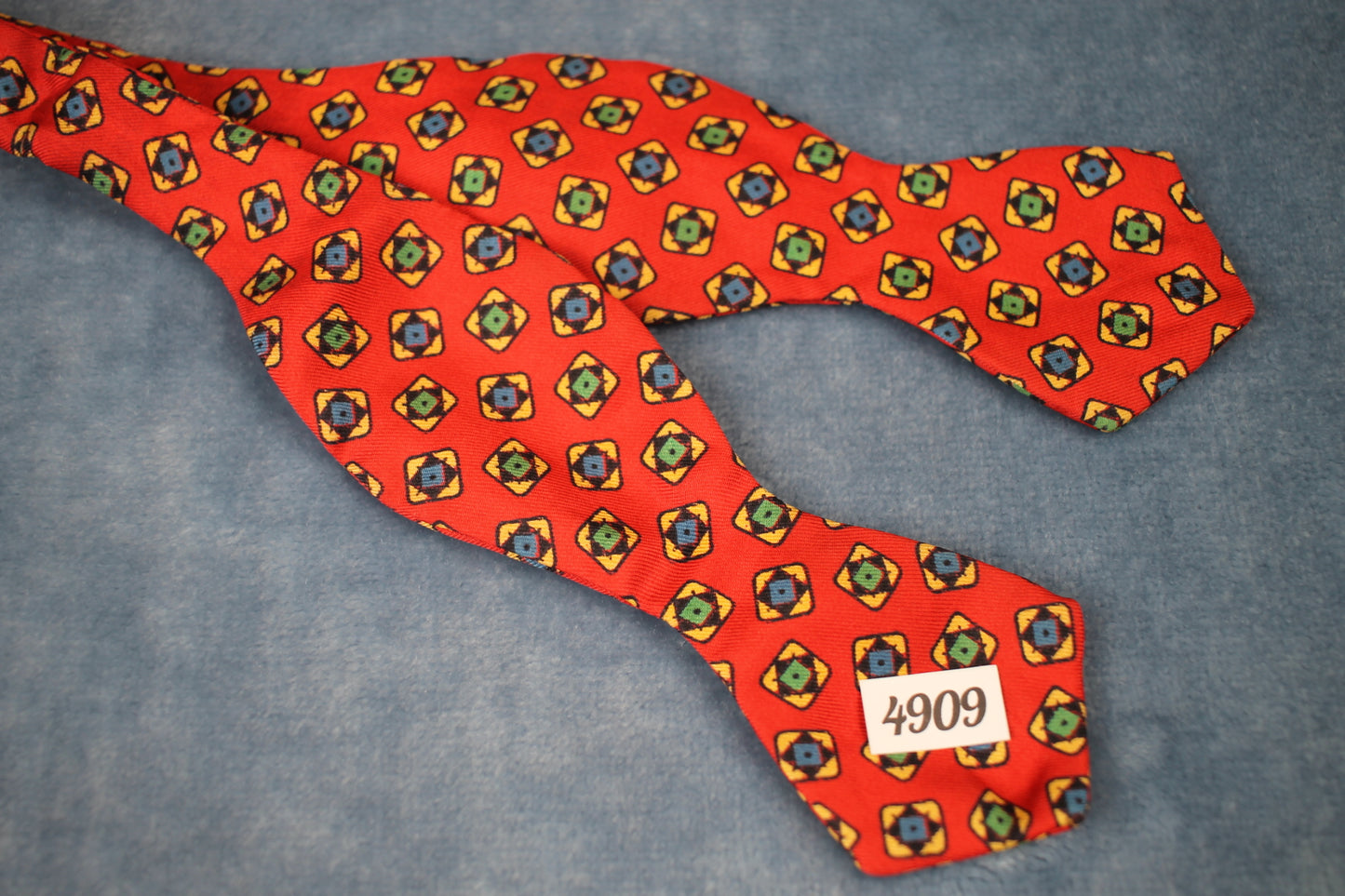 Vintage self tie thistle end red green blue square pattern bow tie adjustable