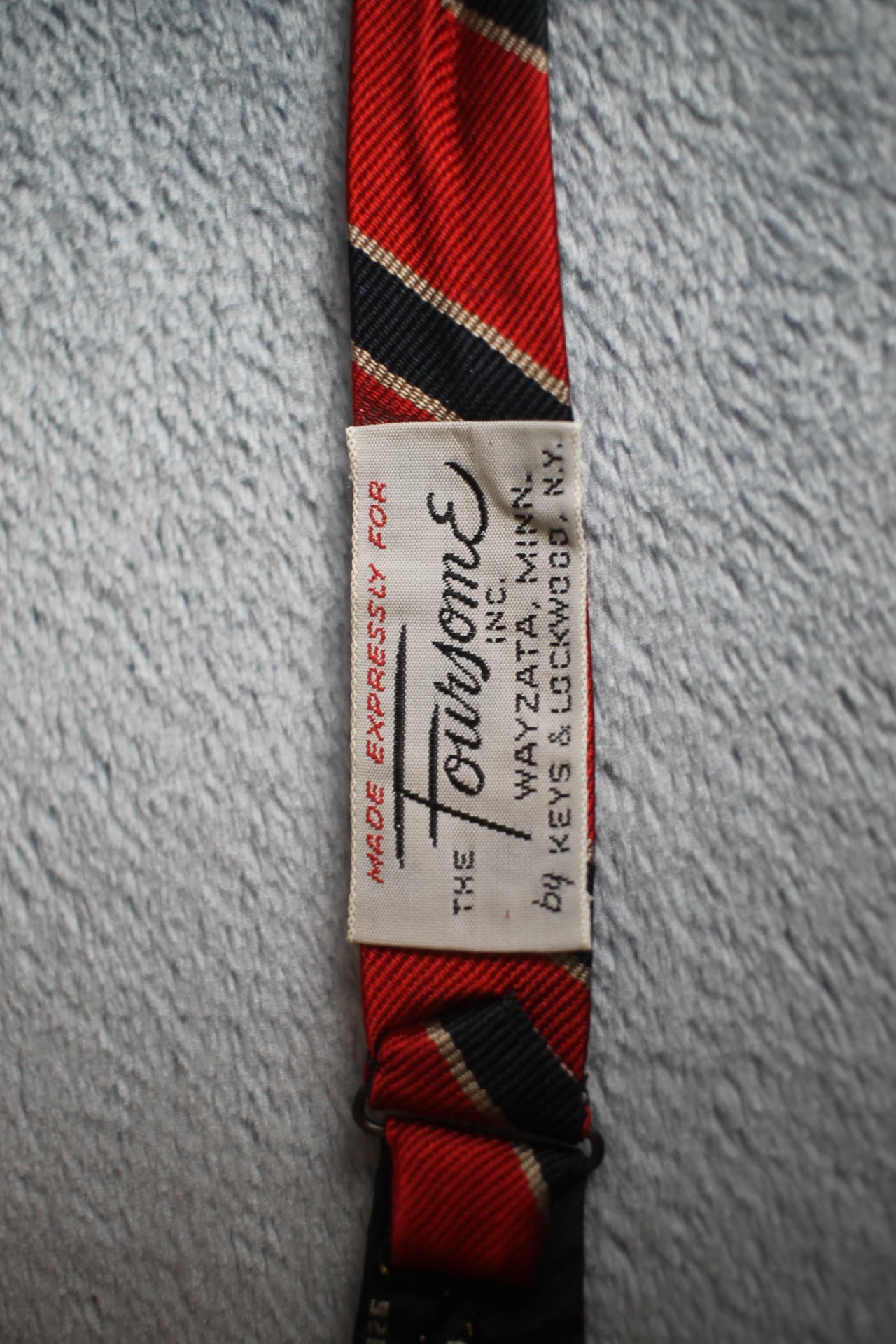 Vintage The Foursome Inc self tie thistle end red blue striped pattern bow tie adjustable